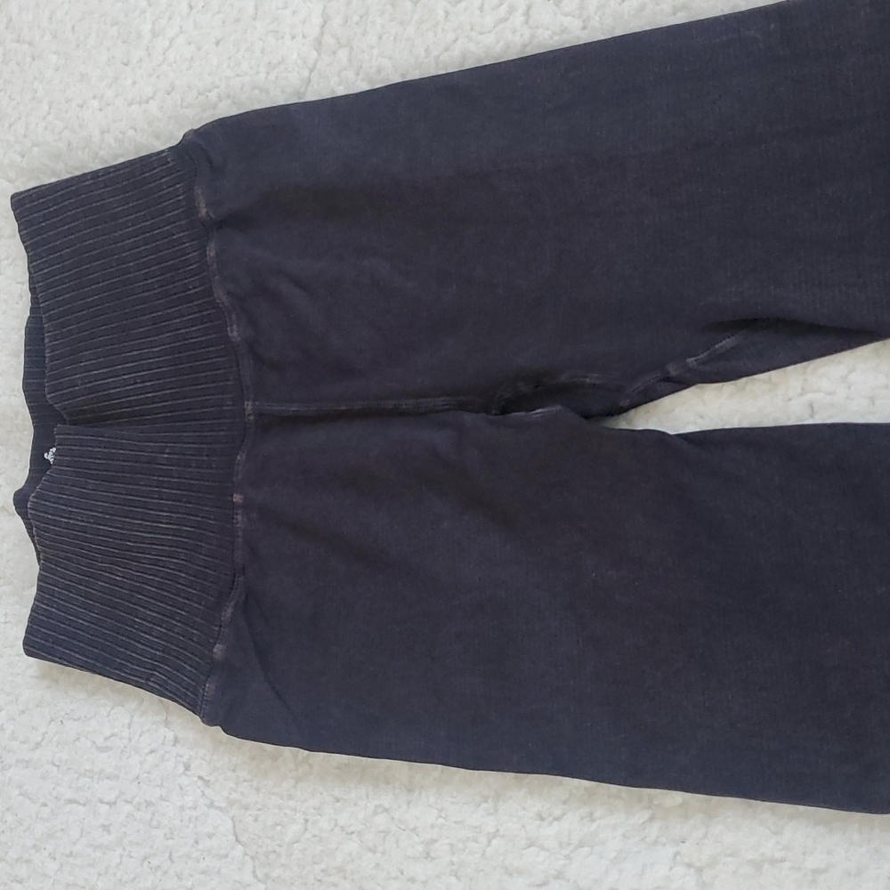 39. Free People High-Rise 7/8 Good Karma Leggings Washed Black - Picture 10 of 17